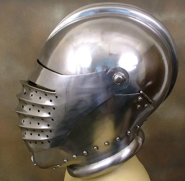 Maxmillian Close Helmet