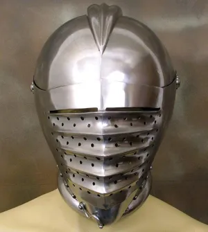 Maxmillian Close Helmet